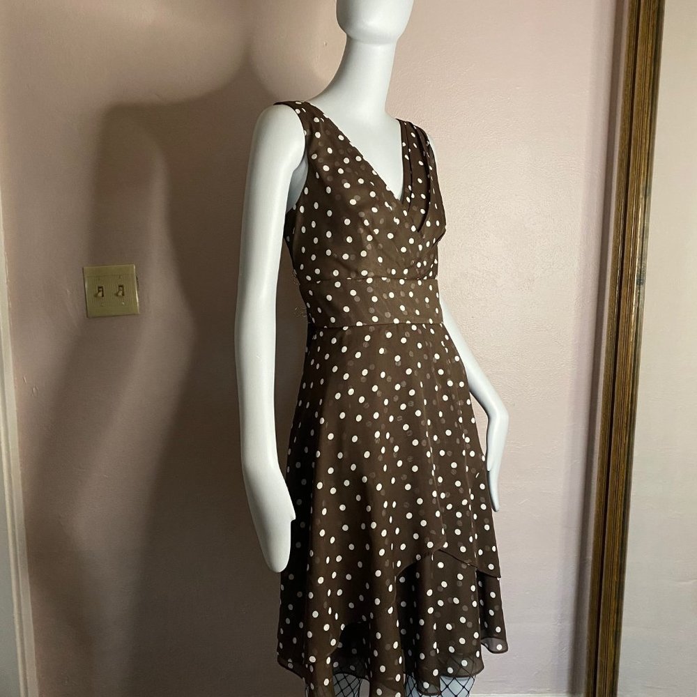 PRETTY WOMAN DRESS CHOCOLATE W DOT V neck size 12